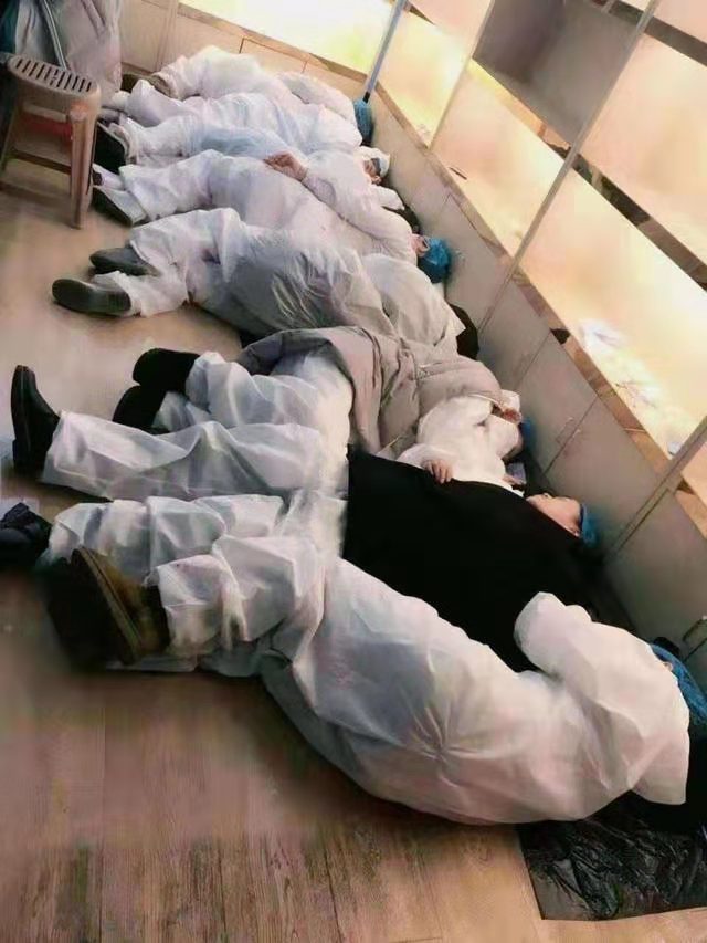 像醫(yī)生護(hù)士致敬.jpg